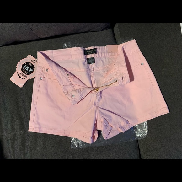 Womens I&P Shorts - Picture 7 of 10